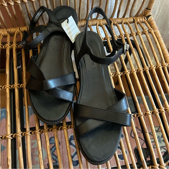 Tamaris Christa Black Leather Buckle Sandals‎ Flats Strappy NEW Size 42 (US 11) - Picture 3 of 6